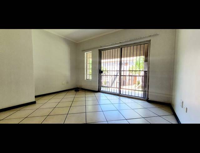 2 BEDROOM APARTMENT FOR SALE IN WILGEHEUWEL